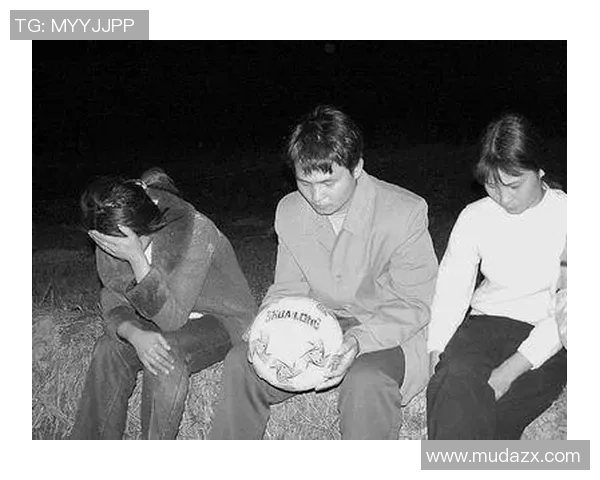 足球明星家属遭绑架视频曝光引发社会广泛关注与讨论